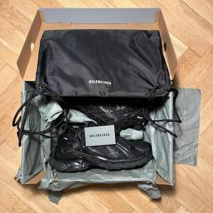 Sprillans Balenciaga Runner skor, nypris 10,5 Skick: 10/10 Har allt förutom kvitto 