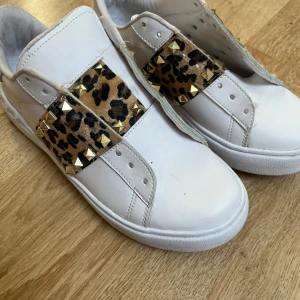 Valentino liknande skor - Super fina! Knappt använda, endast 2 ggr!