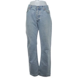 ljusblå jeans - ljusblå jeans från rocky, köpta på sellpy men för stora för mig därför säljer jag. storlek 34