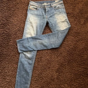 Diesel industry jeans  - Typ vintage diesel jeans, skit feta och snygga. Skriv vid minsta fundering👍💯