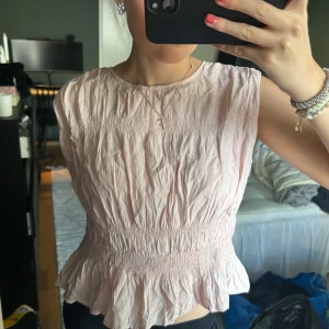 Ljusrosa blus  - Sååå söt smockad blus🎀