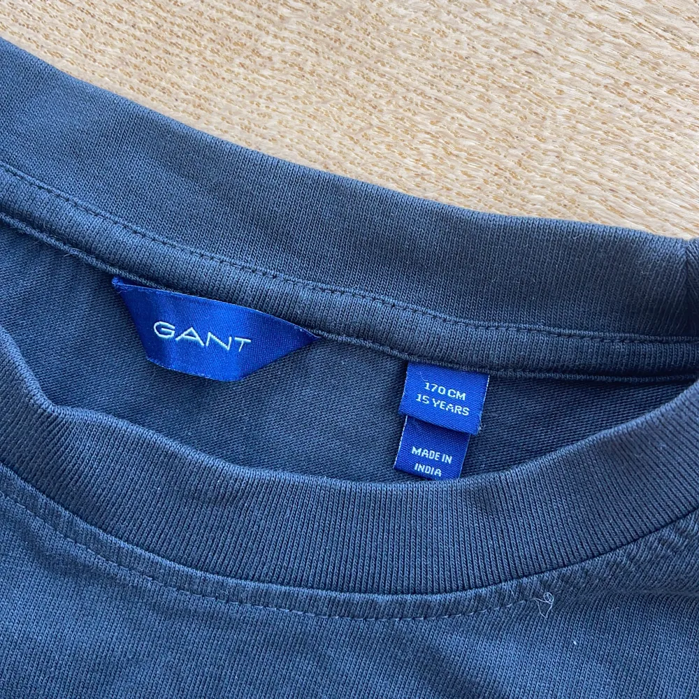 Gant T-shirt i oversize stil och i mycket fint skick. Knappt använd. Junior stl 170. Passar även som en S. . T-shirts.