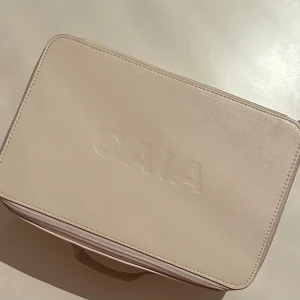 Caia necessär  - Aldrig använd💗