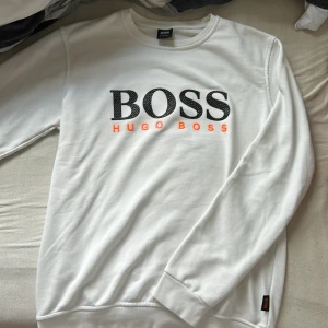 Hugo boss tröja - Bra skick inga skador använd par gånger använder ej längre vill sälja 