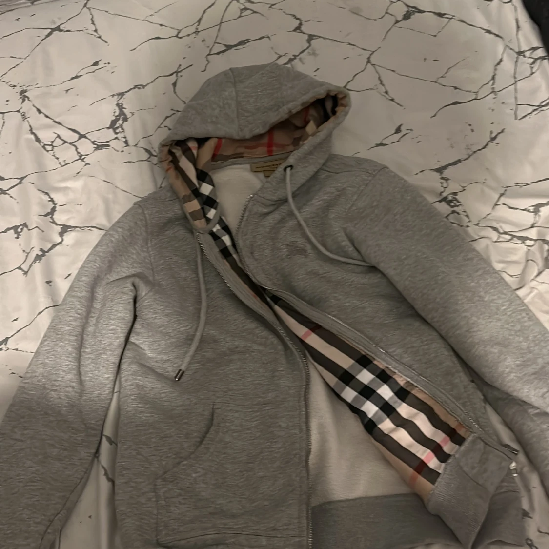 Burberry hoodie - 90