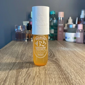 Sol de janero🍁 - Sol de janero body&hair mist, nummer 62🫶🏼Knappt använd, 80%kvar i förpackningen🩷nypris-279 mitt pris-99