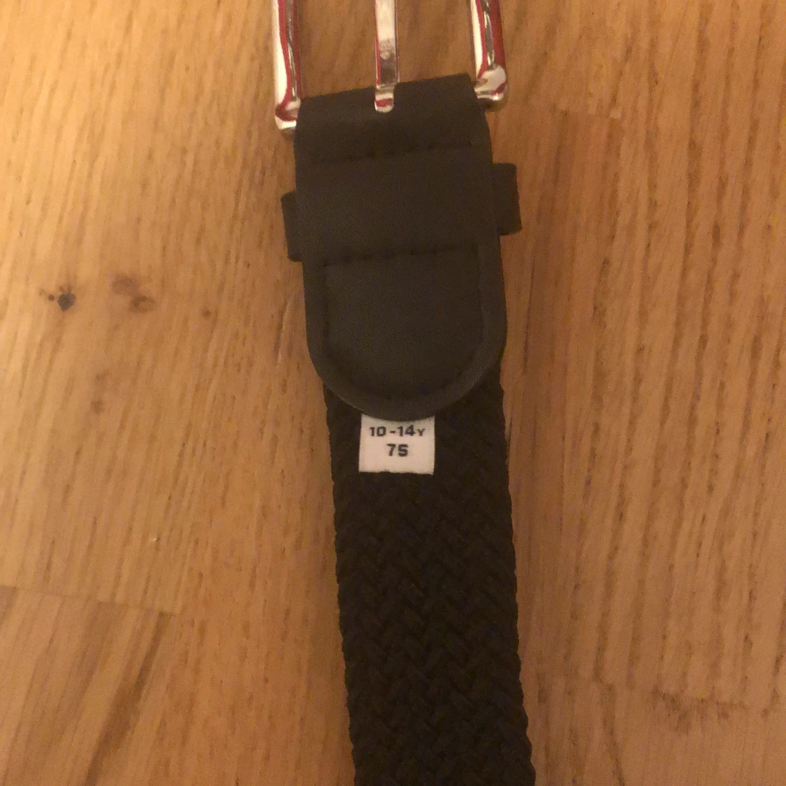 Svart bälte med silverfärgat spänne - 90