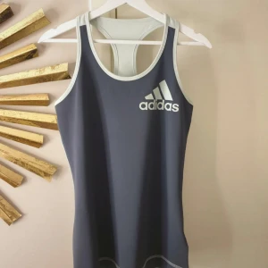 tränings linne - från Adidas, aldrig använts 