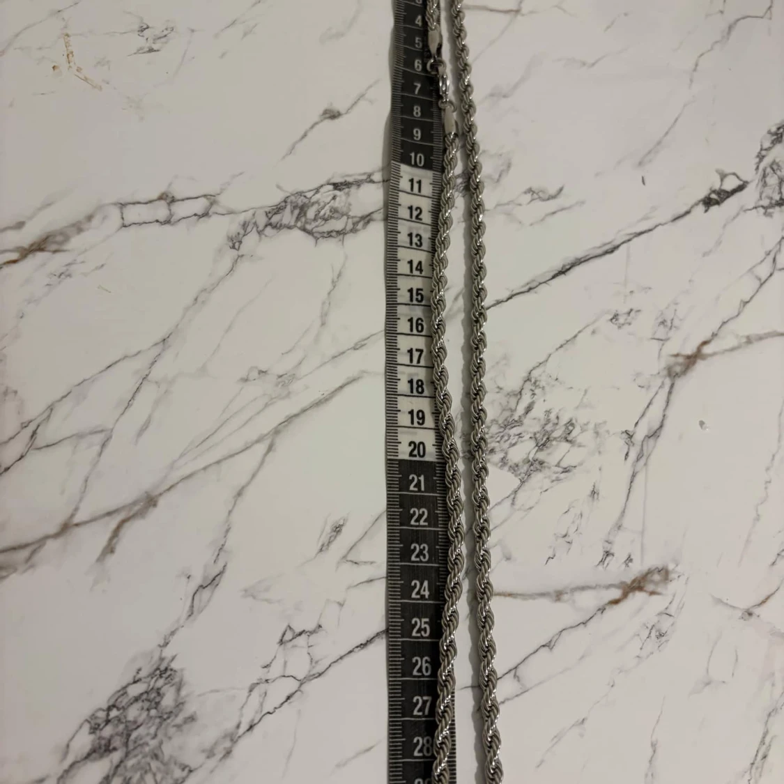 Silverfärgat halsband - 91