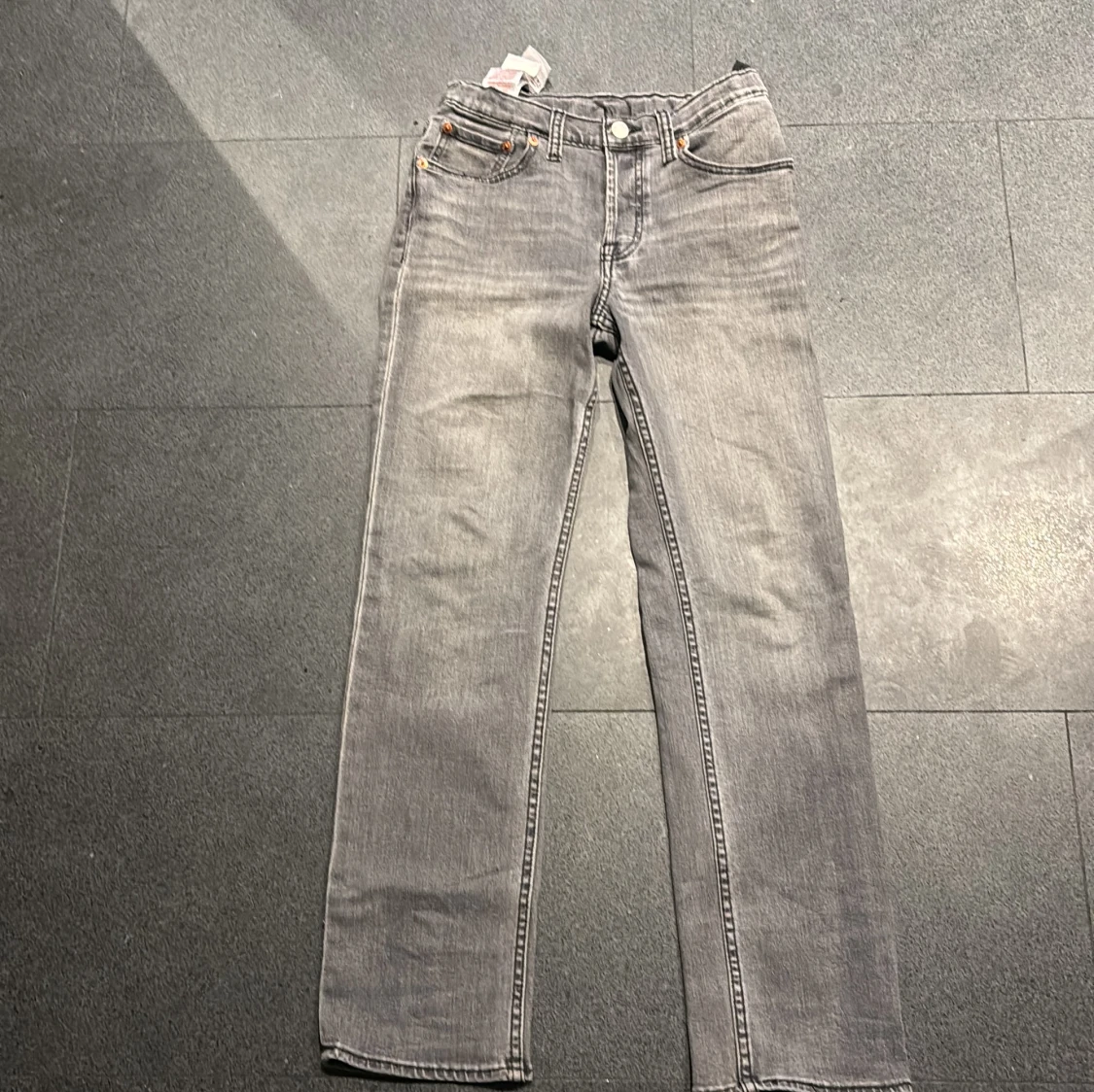 Grå Levis 501 jeans