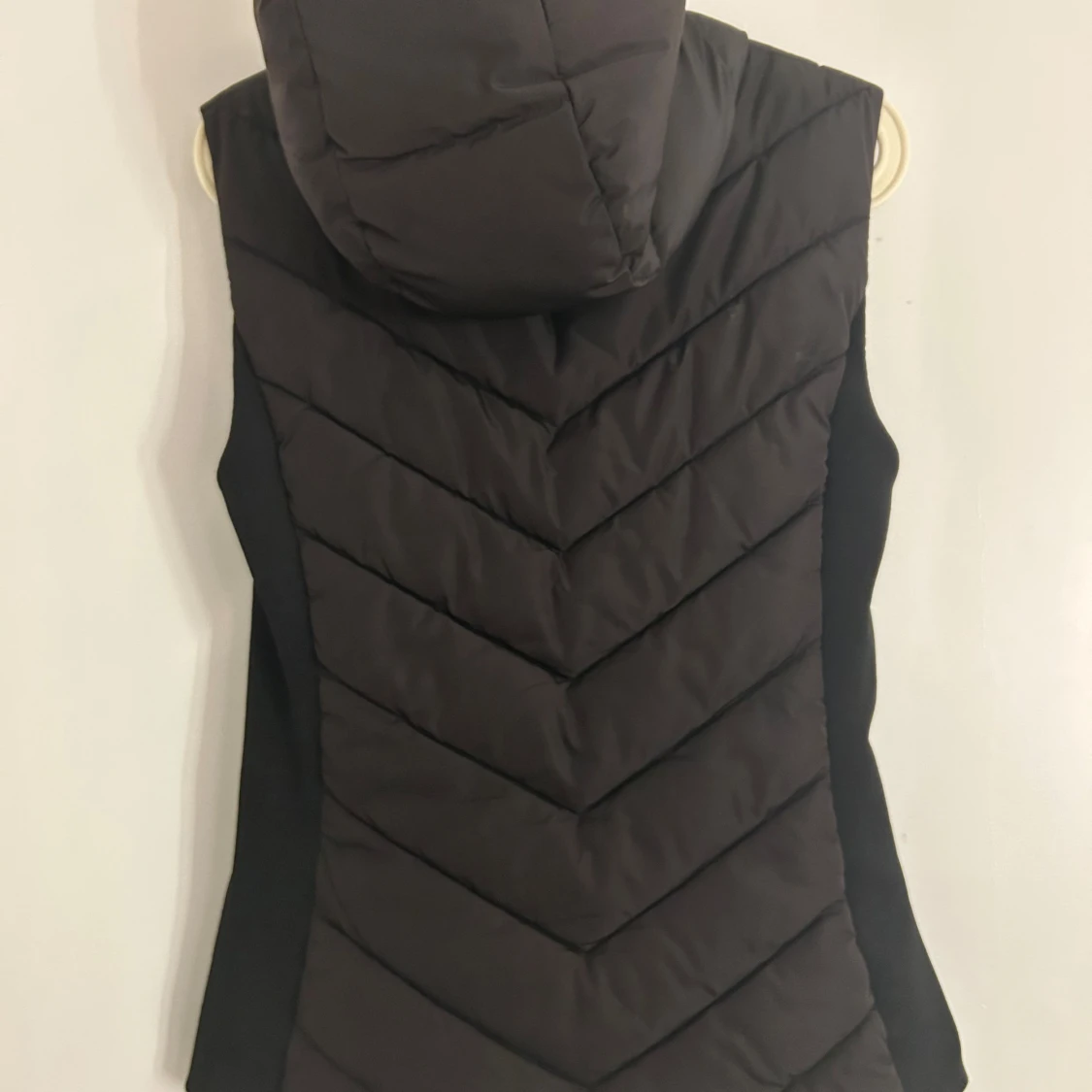 Svart dunväst från Zara - 91