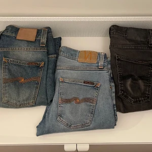 Nudie Jens bunt  - Tjena! Säljer nu denna Nudie Jeans bunten! Dom är i olika storlekar och modeller! Alla är i olika skick t.ex som du gråa på bilden. Om ni har några funderingar så är det bara att höra av sig!😁