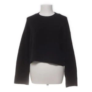 Stickad tröja - Super fin vanlig stickad tröja från other stories i strl S