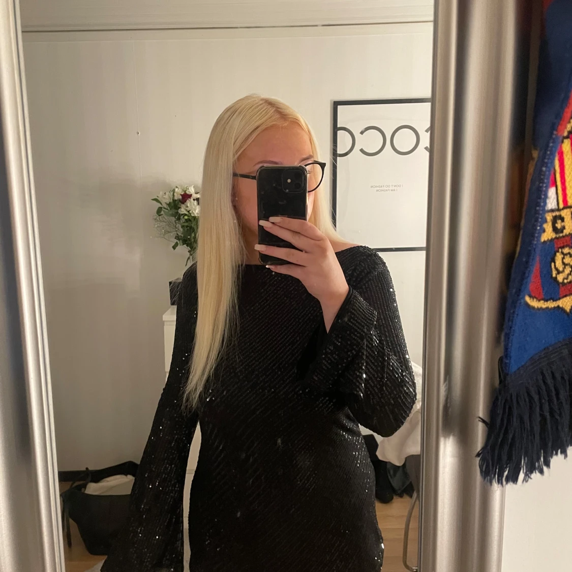 Svart glittrig klänning från Shein - 92