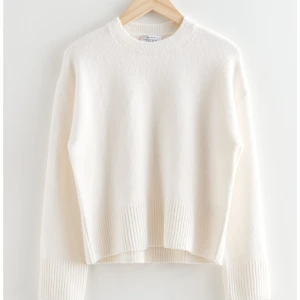 &other stories stickad tröja - Knappt använd! Köptes för 550kr❤️