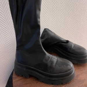Overknee stövlar - Endast använda 1 gång 