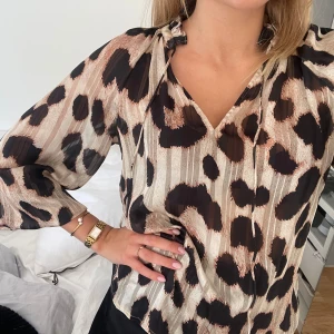 Leopard blus - Så vacker och snygg inför hösten! 