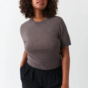 Stickad t shirt gina tricot  - Säljer denna nya stickade t shirten från gina tricot 💗slutsåld, lappen kvar