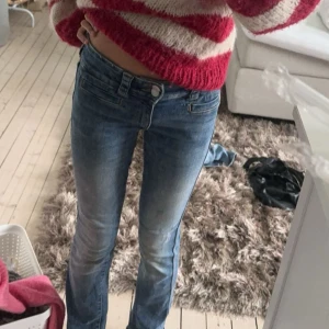 Low waist jeans fra HM!❤️‍🔥 - Selger disse superfine low waist bootcut jeansene fra HM, da de dessverre er litt korte…