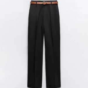 ZARA KOSTYMBYXOR - långa kostymbyxor från zara i rak passform med synliga fickor bak, använda 1 gång, bältet medföljer ej