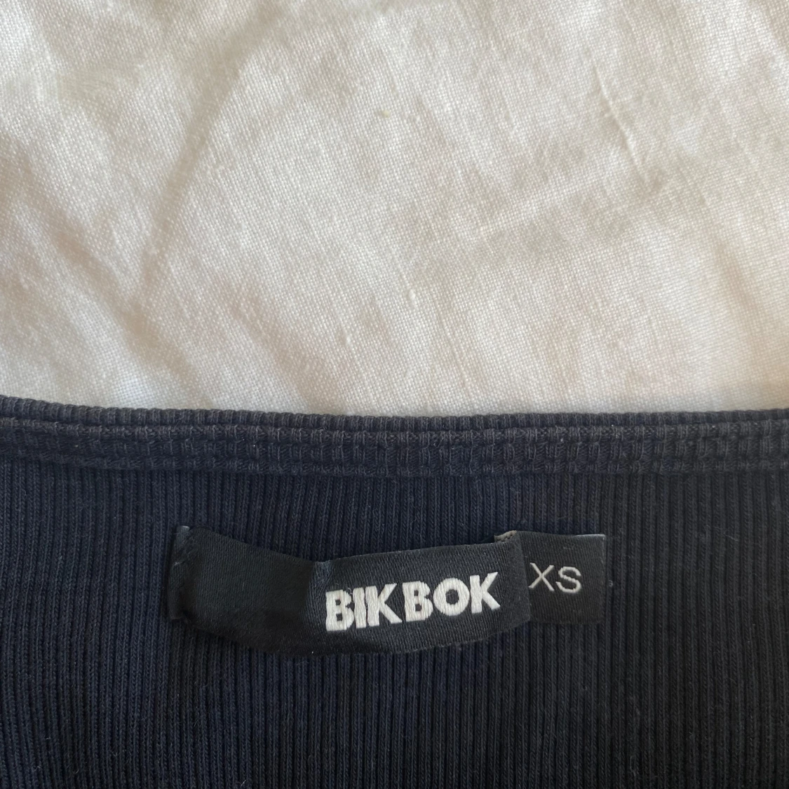 Svart spets linne från bikbok  - 92