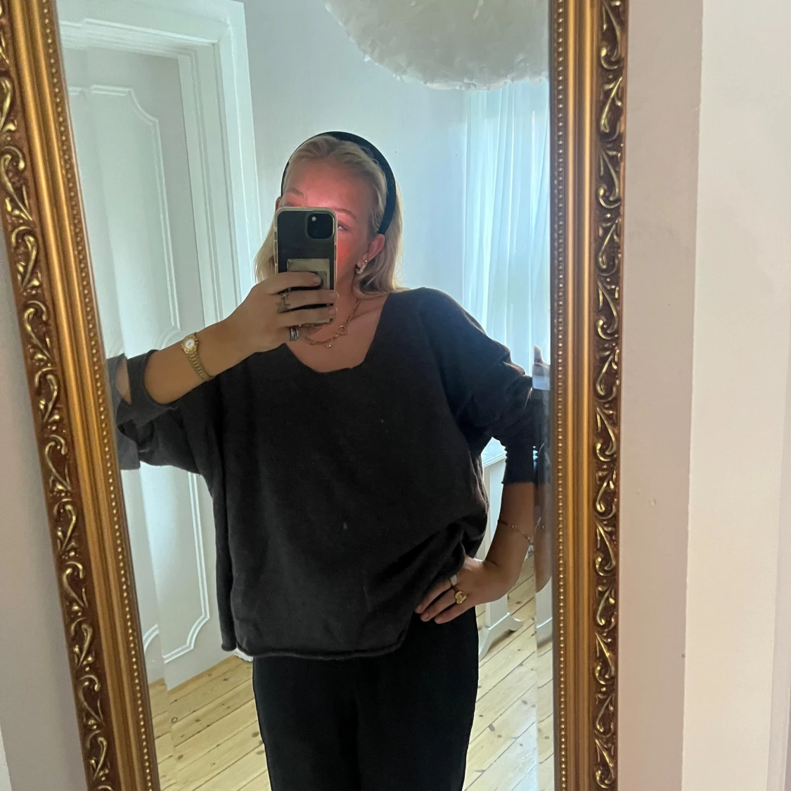 supergullig brun tröja mee vingar i ryggen🤎🤎 - 90