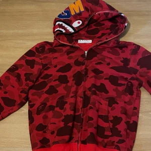 Bape zipup  - Okej skick 