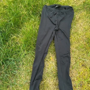 Tränings byxor  - Bra skick! Köpta i Frankrike 