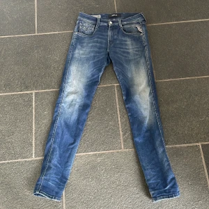 Replay jeans - Säljer replay jeans i storlek 27, skick 8/10.