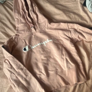 Hoodie - Lite skrynklig men inte använt så mycket 