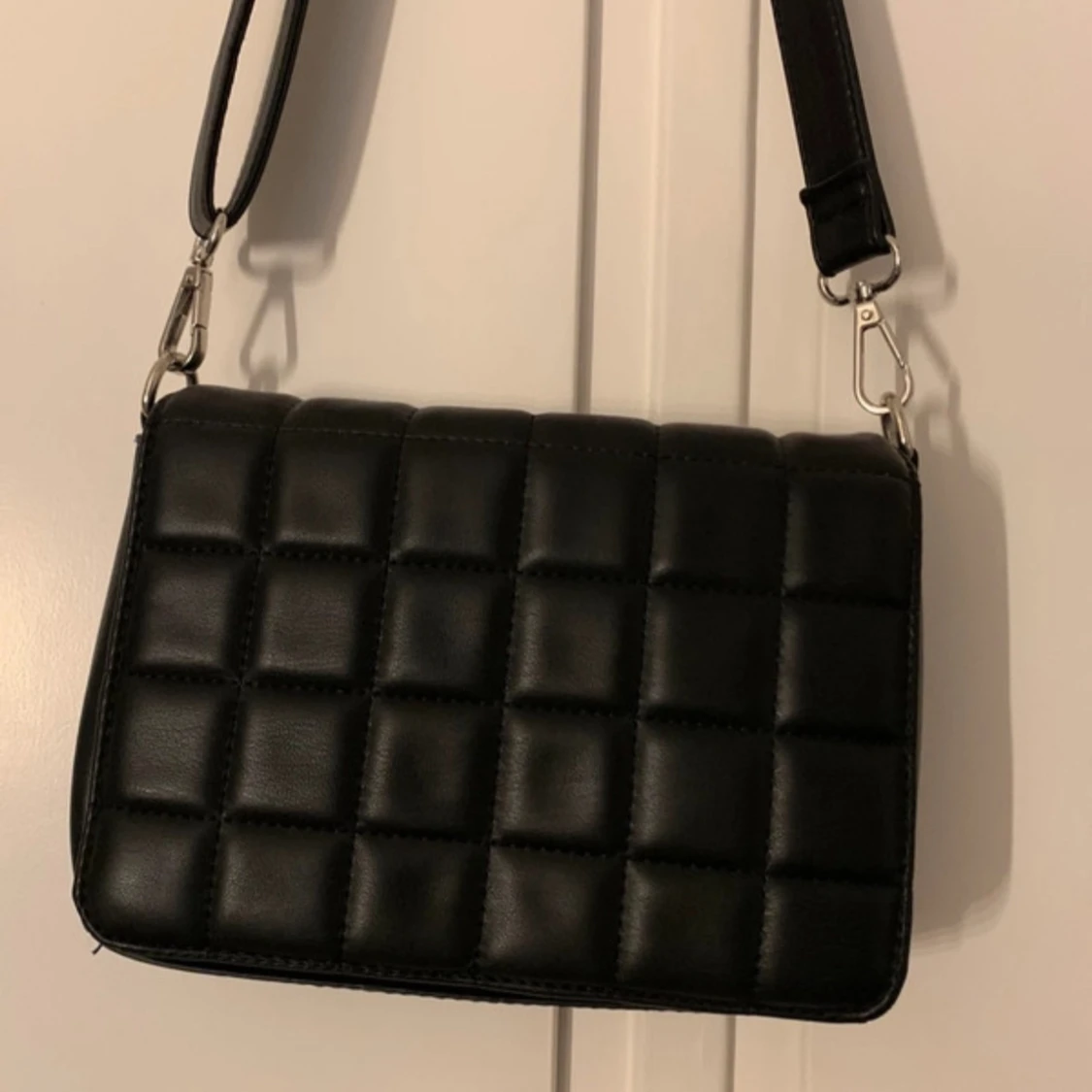 Svart axelväska - 1