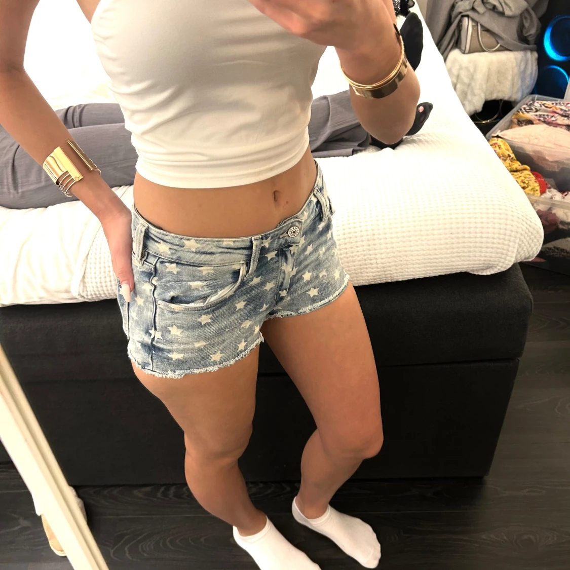 Blå jeansshorts med stjärnmönster - 1