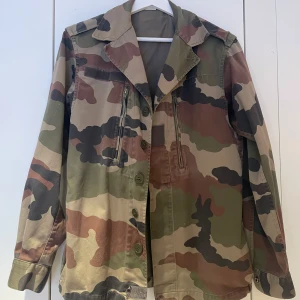Quatre filles jacka - Militärjacka från Quatre Filles! Skriv för fler bilder, pris kan diskuteras!