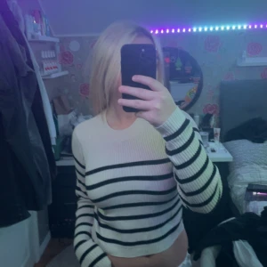 Randig tröja - Använder aldrig längre o finns inga synligheter på att den använts. 