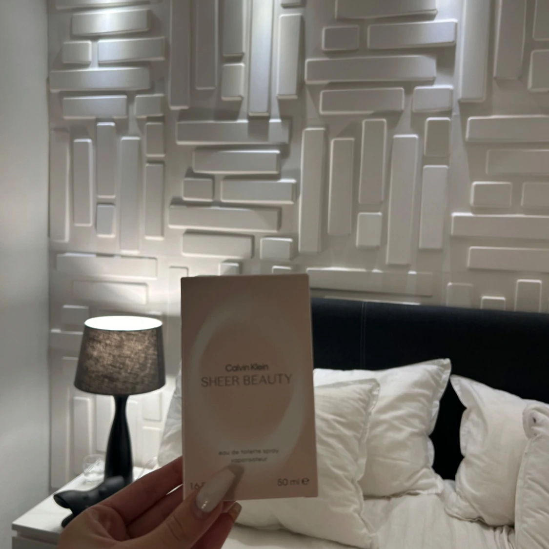 Calvin Klein Sheer Beauty Parfym - 1