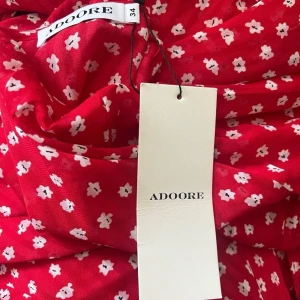 Adoore riviera dress - Stl XS - Superfin Adoore dress, oanvänd pga för liten stl! Lapparna finns kvar!