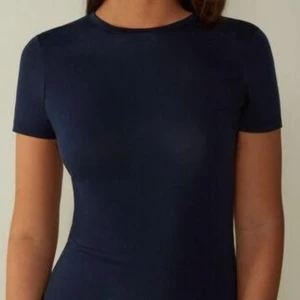 Mörkblå intimissimi t-shirt - Jättebra skick