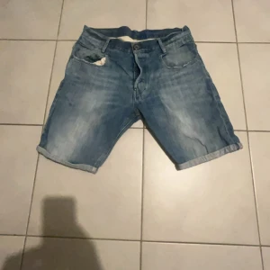 G-star jeans shorts - Mycket bra skick o fina shorts till sommarn!