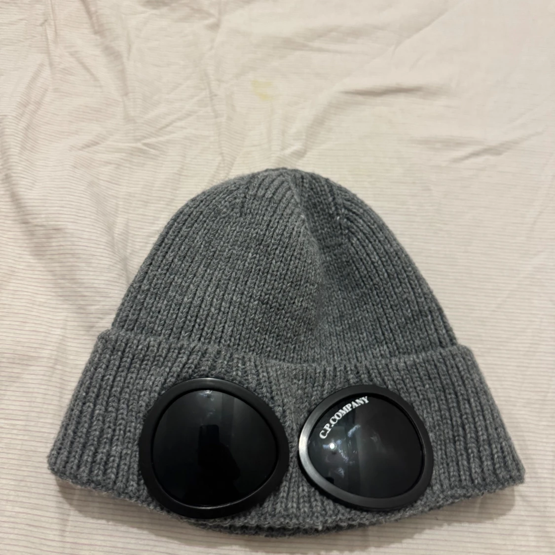 Grå C.P Company Mössa   - 1