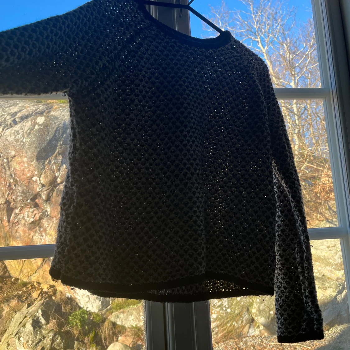 Svart&vit stickad tröja