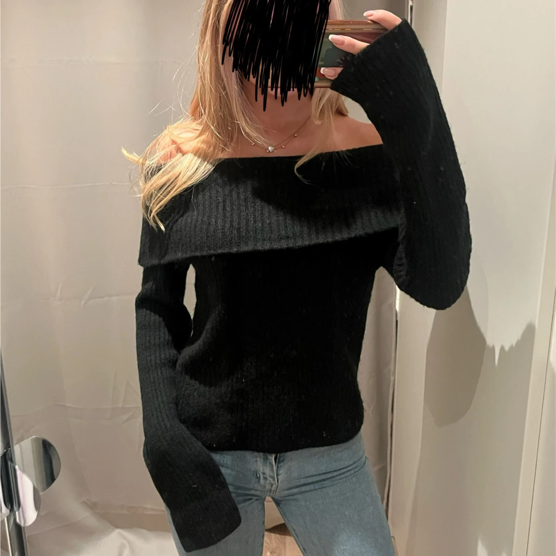 Svart offshoulder tröja - 2