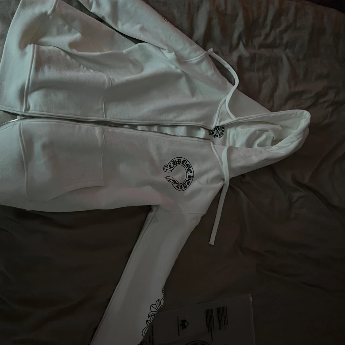 Vit hoodie från Chrome Hearts - 2
