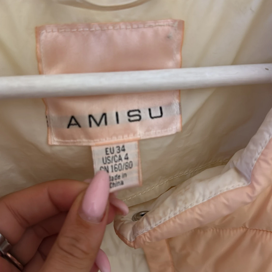 Persikofärgad pufferjacka från Amisu - 3