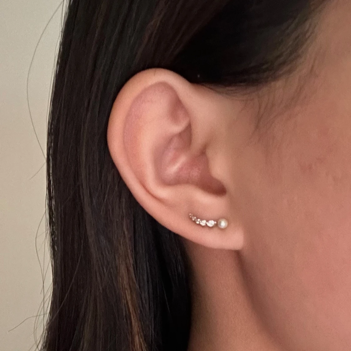 Earclimbers två olika silvriga - 2