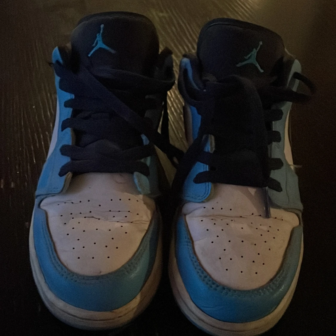 Nike Air Jordans i blått och vitt - 1