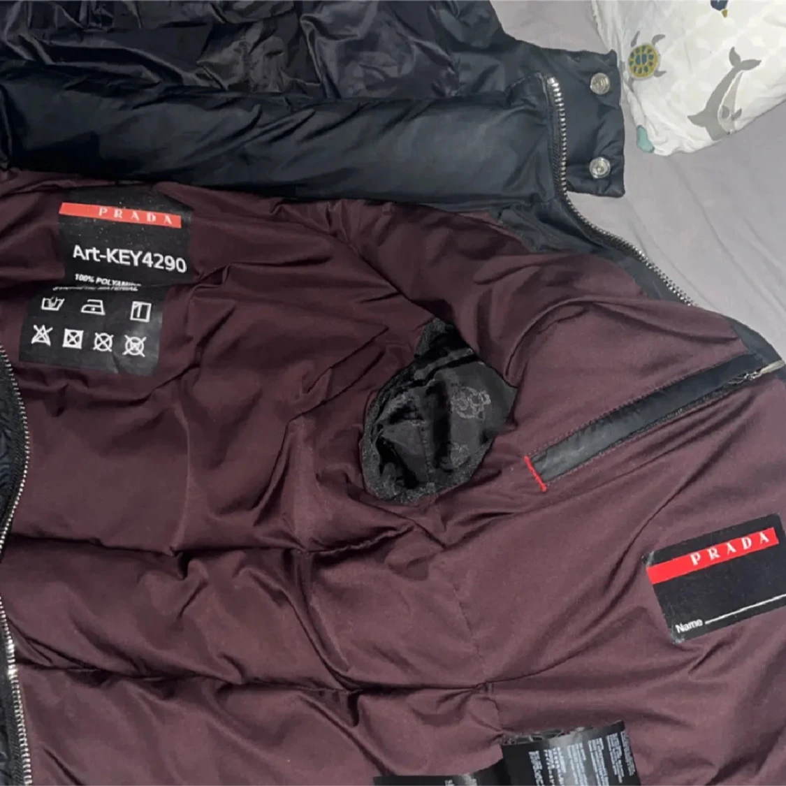 Svart dunjacka från Prada - 1