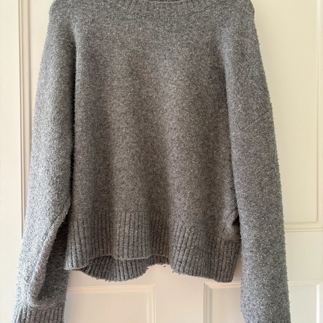 Grå stickad tröja från Zara