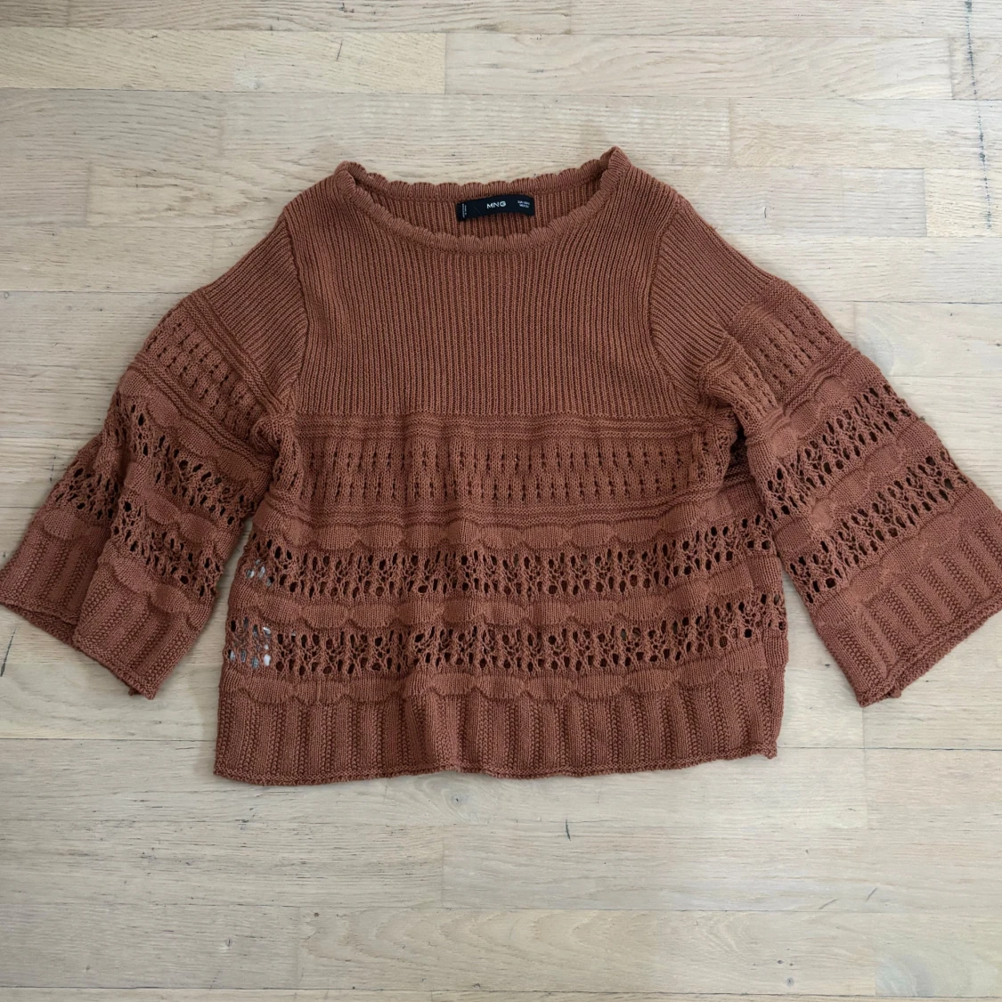 Orange/brun stickad tröja från Mango - 1