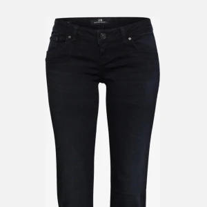 Ltb jeans - Säljer ltb jeans!! Storlek 25/30. Inga defekter och bra skick, (de är mörkblå). Skriv för egna bilder. ❤️