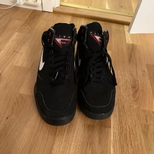 Sneakers - Strl 41 Använd nån gång, utmärkt skick Nike